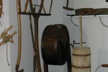 Museo Etnografico La Ghindana - Attrezzi Alpeggio